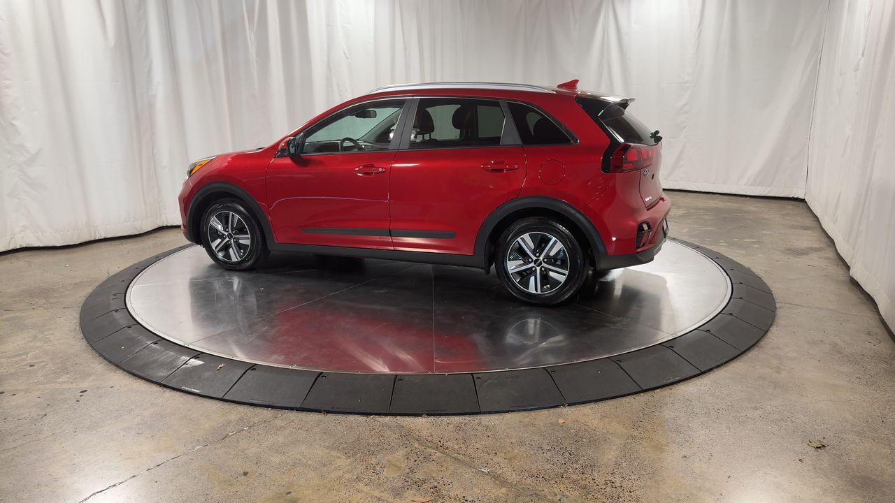 2022 Kia Niro LXS photo 7