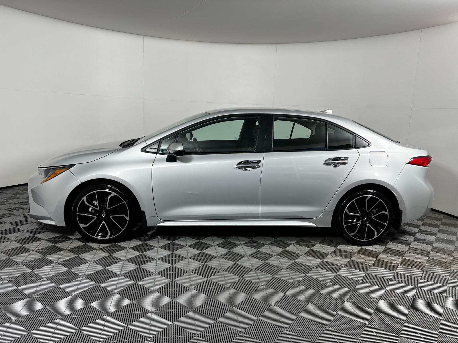 Thumbnail: 2024 Toyota Corolla - 8