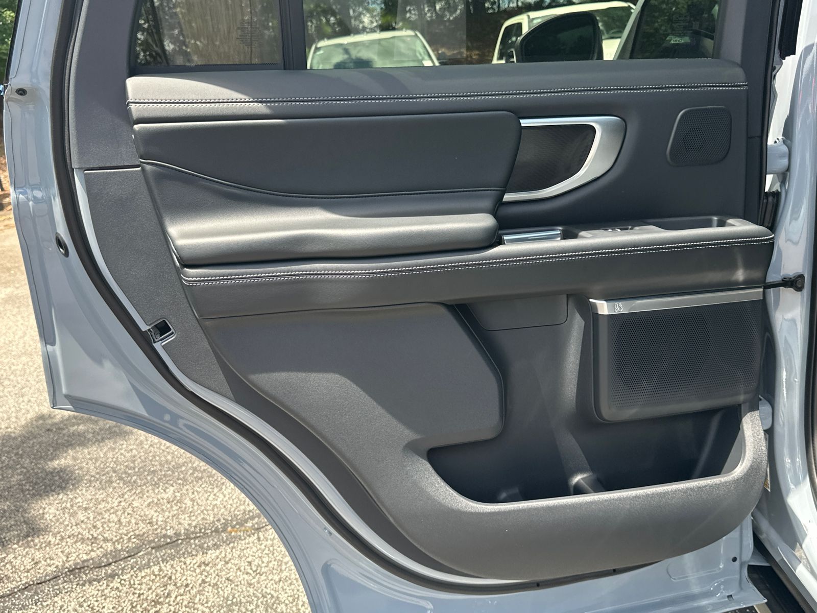 New 2026 Glacier Gray Metallic Tri-Coat Ford Platinum® image 24