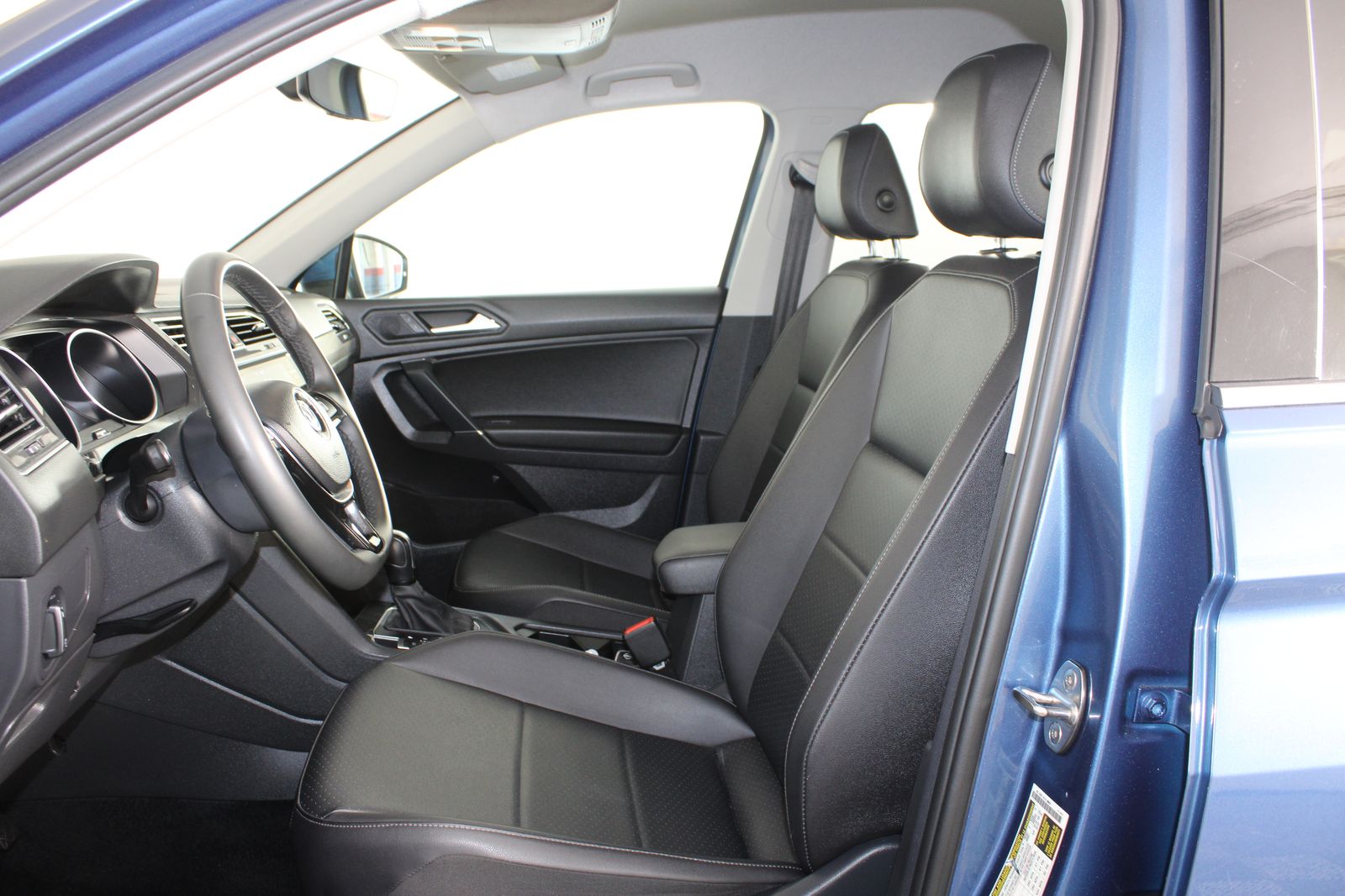 Used 2020 Blue Volkswagen 2.0T SE image 15