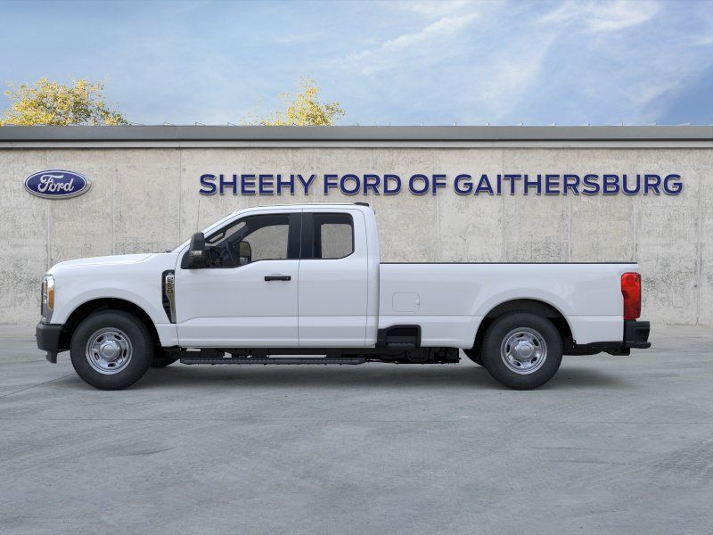 New 2026 Oxford White Ford XL image 4