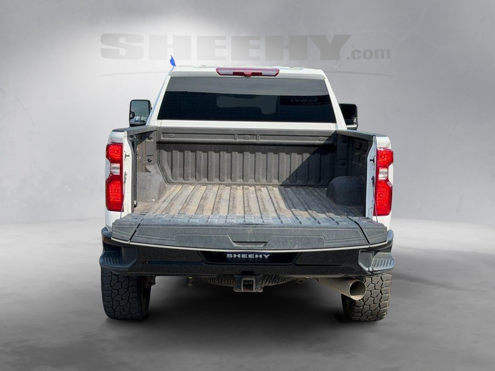 Used 2022 Summit White Chevrolet Custom image 22