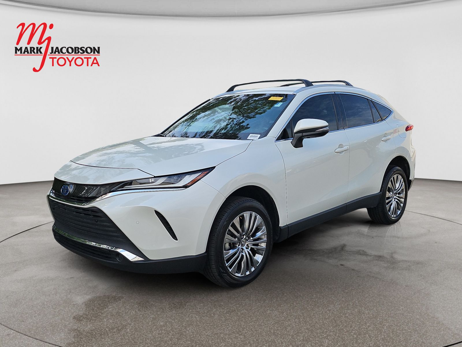 White (Blizzard Pearl) 2022 Toyota Venza XLE AWD SUV / Crossover All-Wheel Drive Continuously Variable Transmission