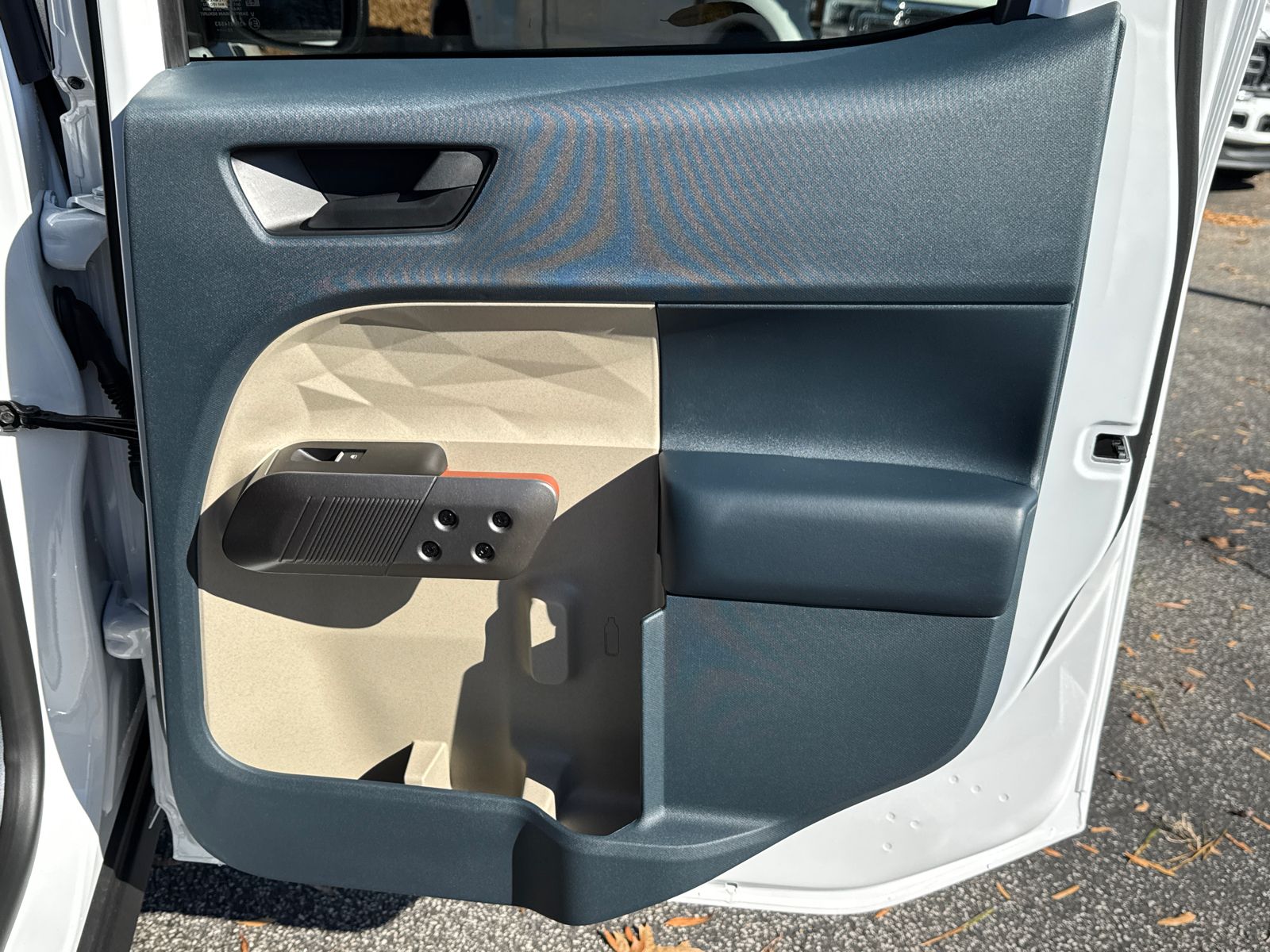New 2026 Oxford White Ford Lariat® image 18