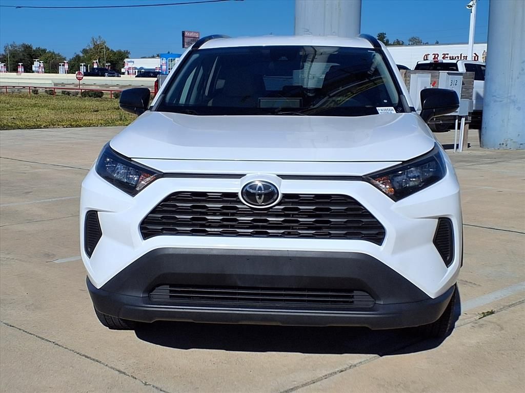 2019 Toyota RAV4 LE White at Emmons Autoplex
