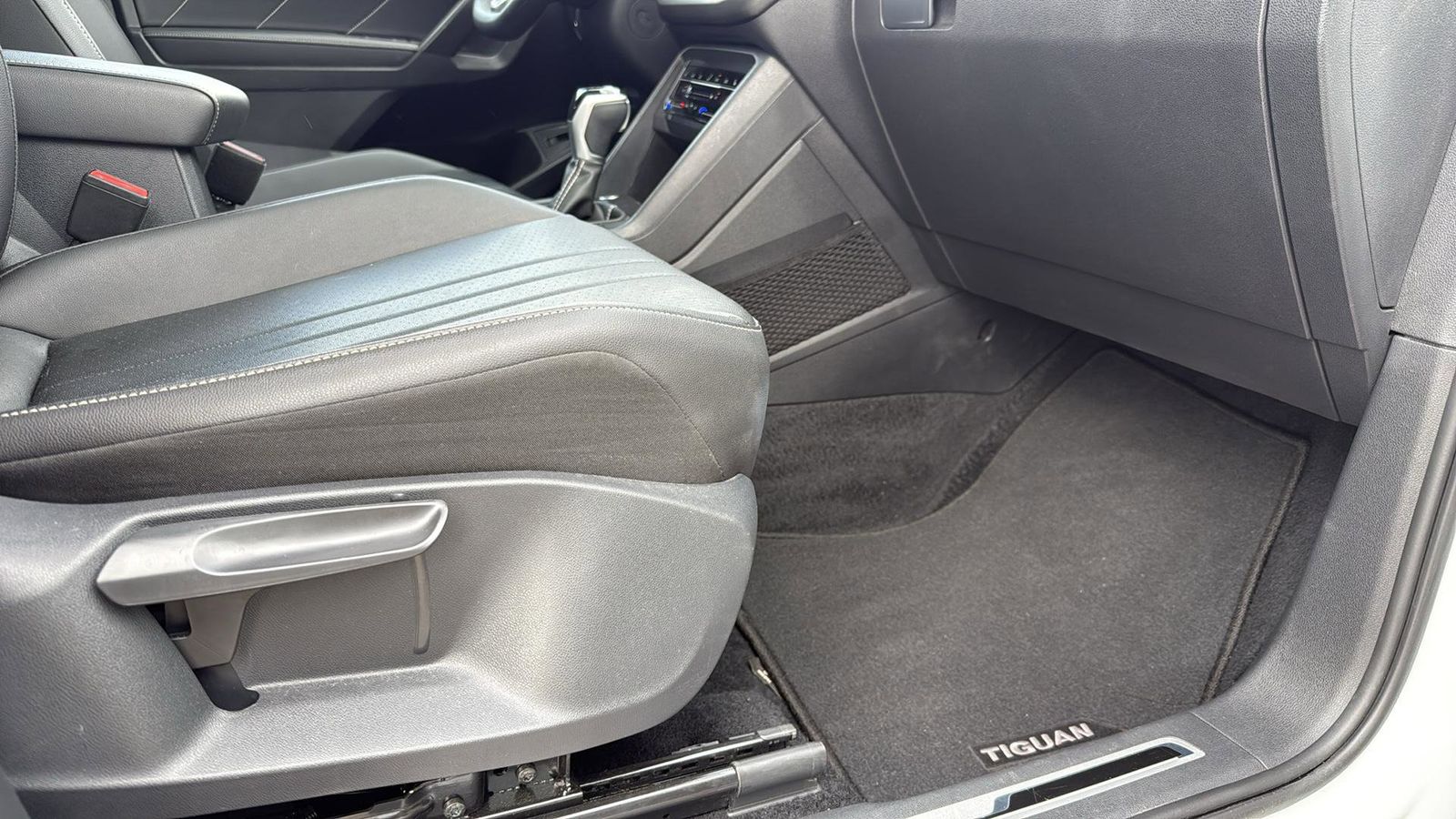 Used Car 2022 Volkswagen Tiguan  2.0t Se R-line Black For Sale In Austin, Texas