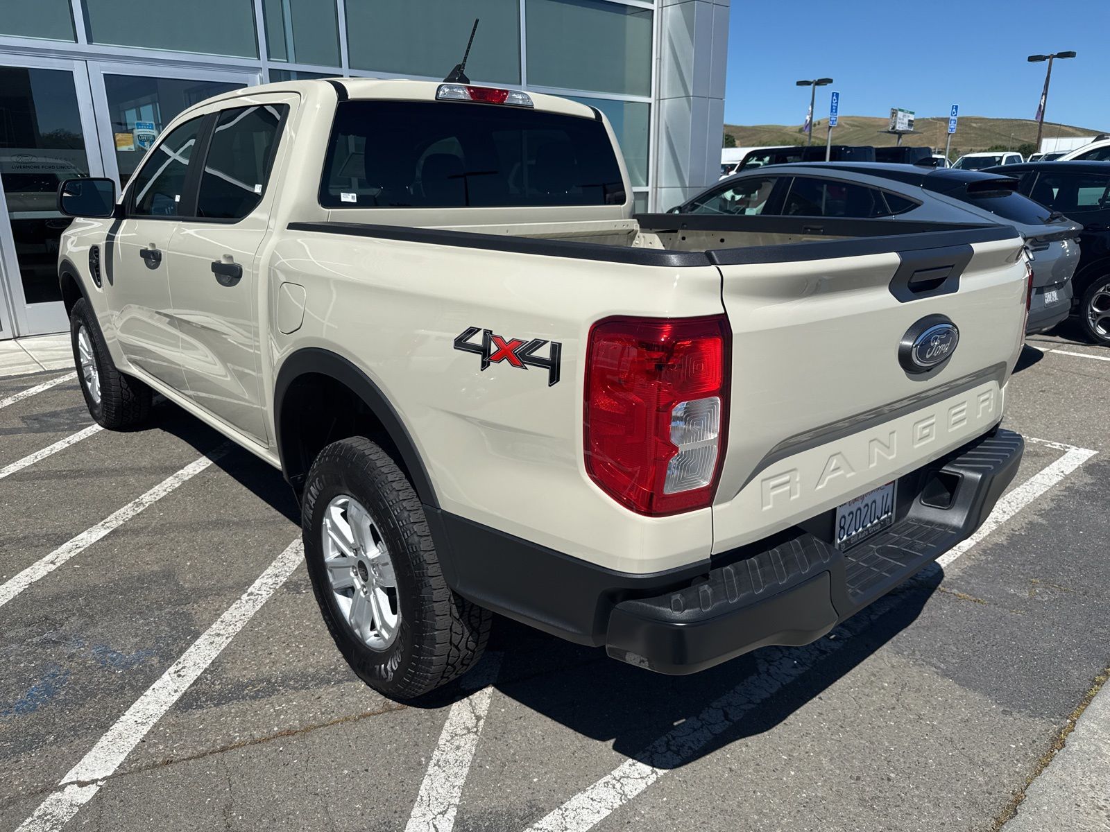 Used 2025 Beige Ford XL image 3