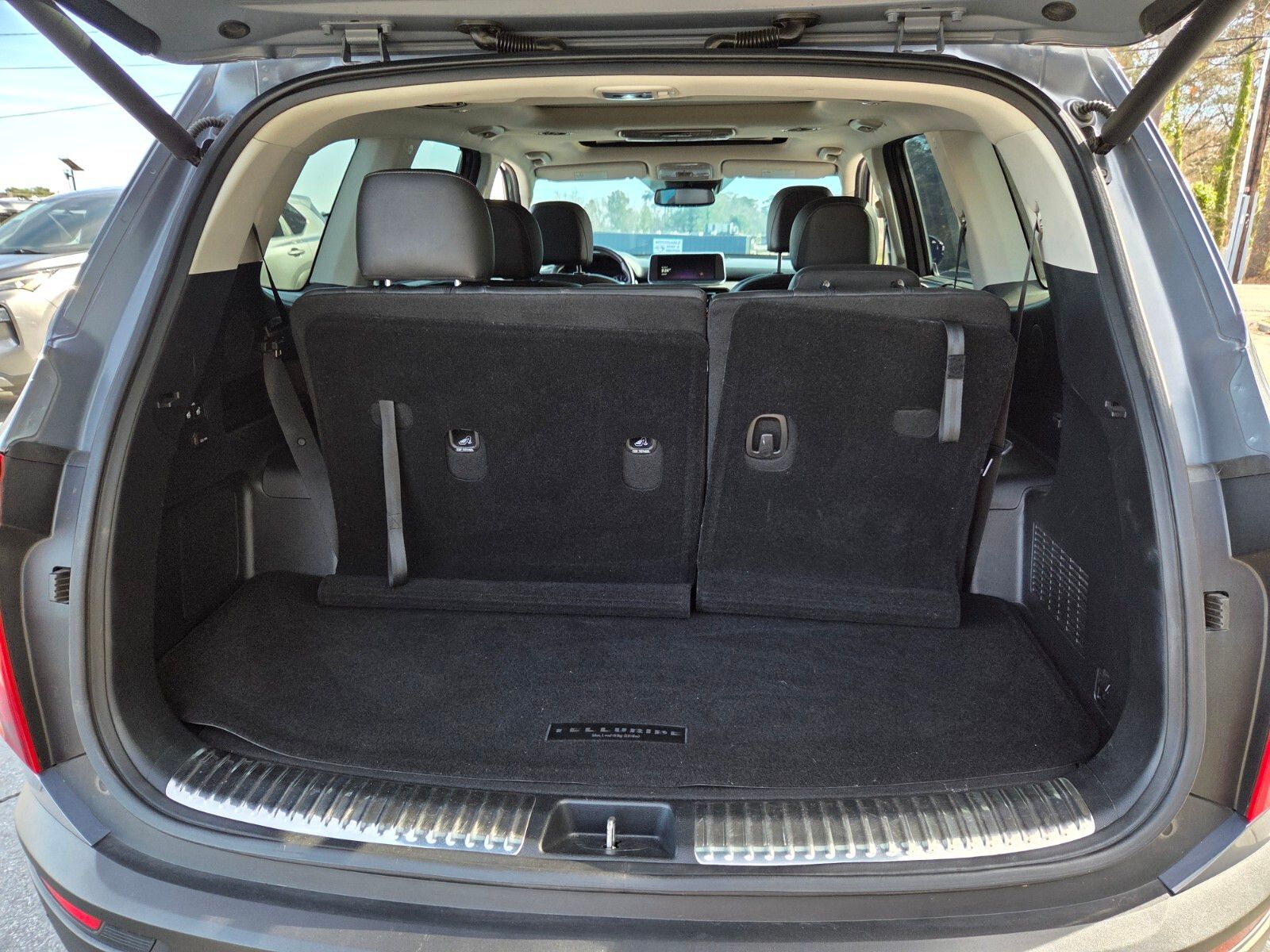 Used 2021 Silver Kia SX image 11