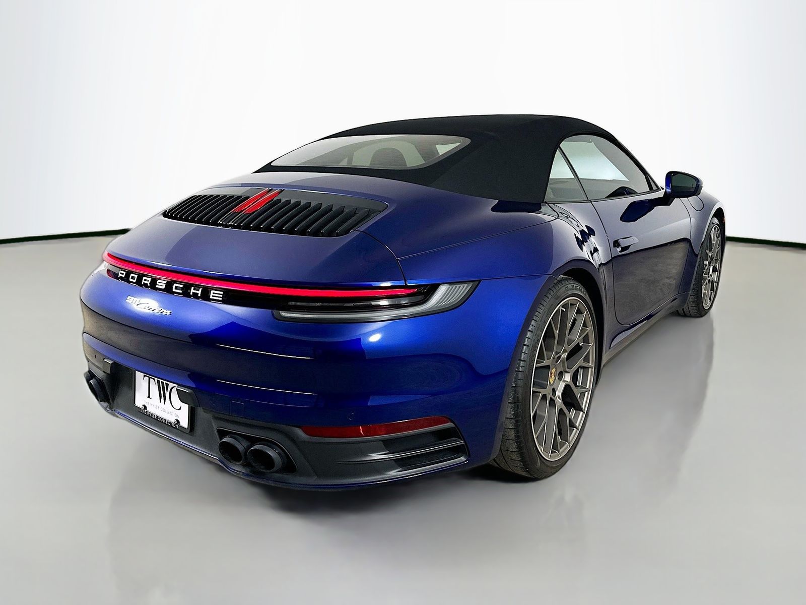 View vehicle photo 5