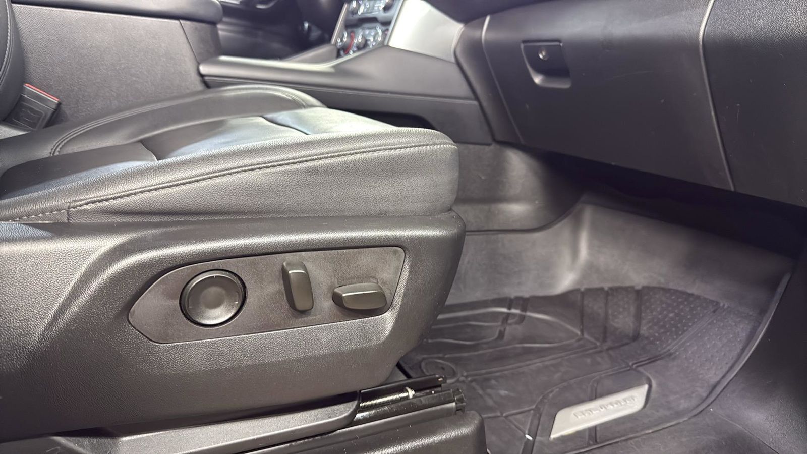 Used Car 2023 Chevrolet Suburban  Z71 For Sale Under $60,000 In Austin, Texas