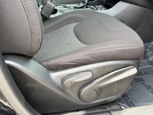 Used 2019 Diamond Black Jeep Latitude image 28