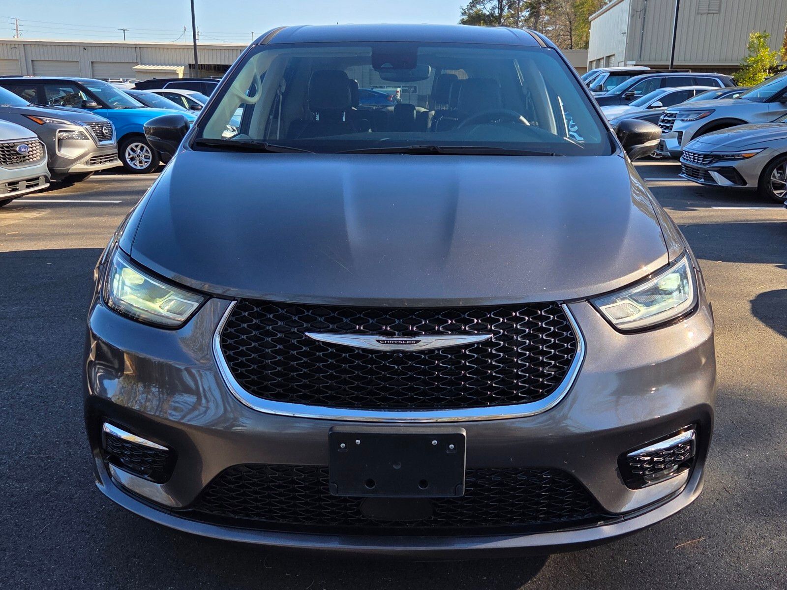 2023 Chrysler Pacifica Touring L - Photo 8