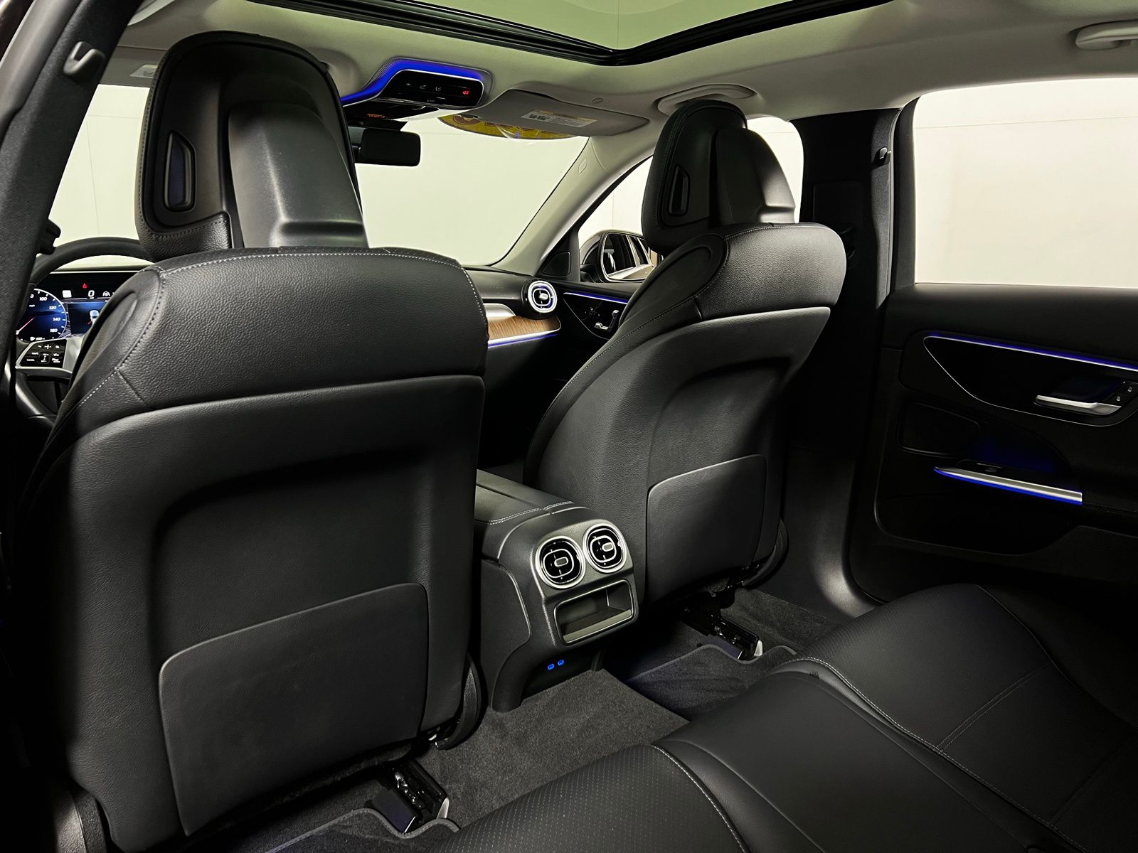 Thumbnail: 2023 Mercedes-Benz C-Class - 22