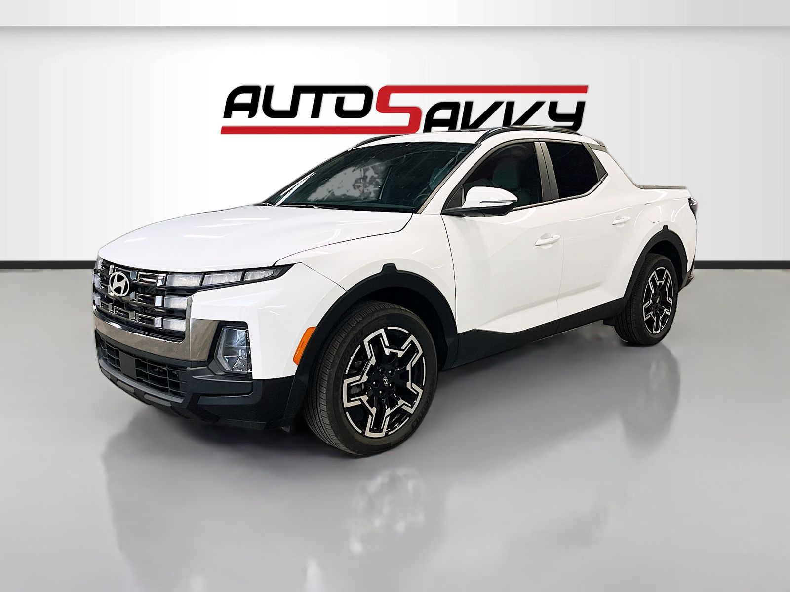 Used 2025 White Hyundai Limited image 3