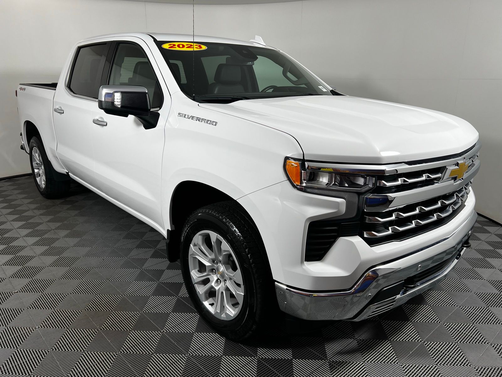 2023 Chevrolet Silverado 1500 LTZ 3