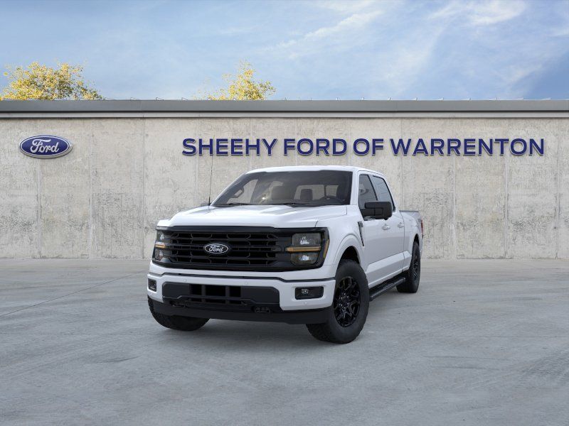 New 2026 Oxford White Ford XLT image 4