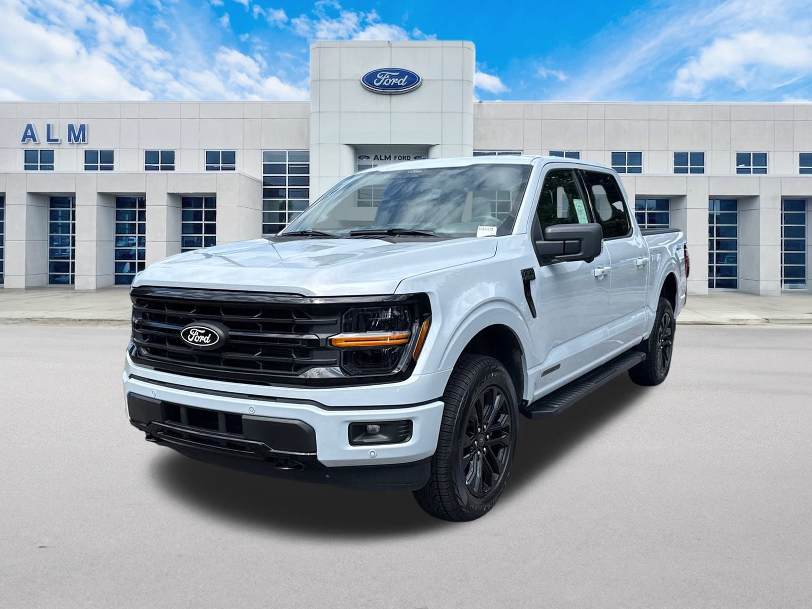 2025 Ford F-150 XLT's photo