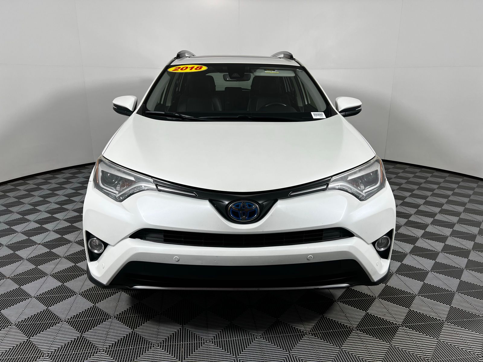 Thumbnail: 2018 Toyota RAV4 - 2