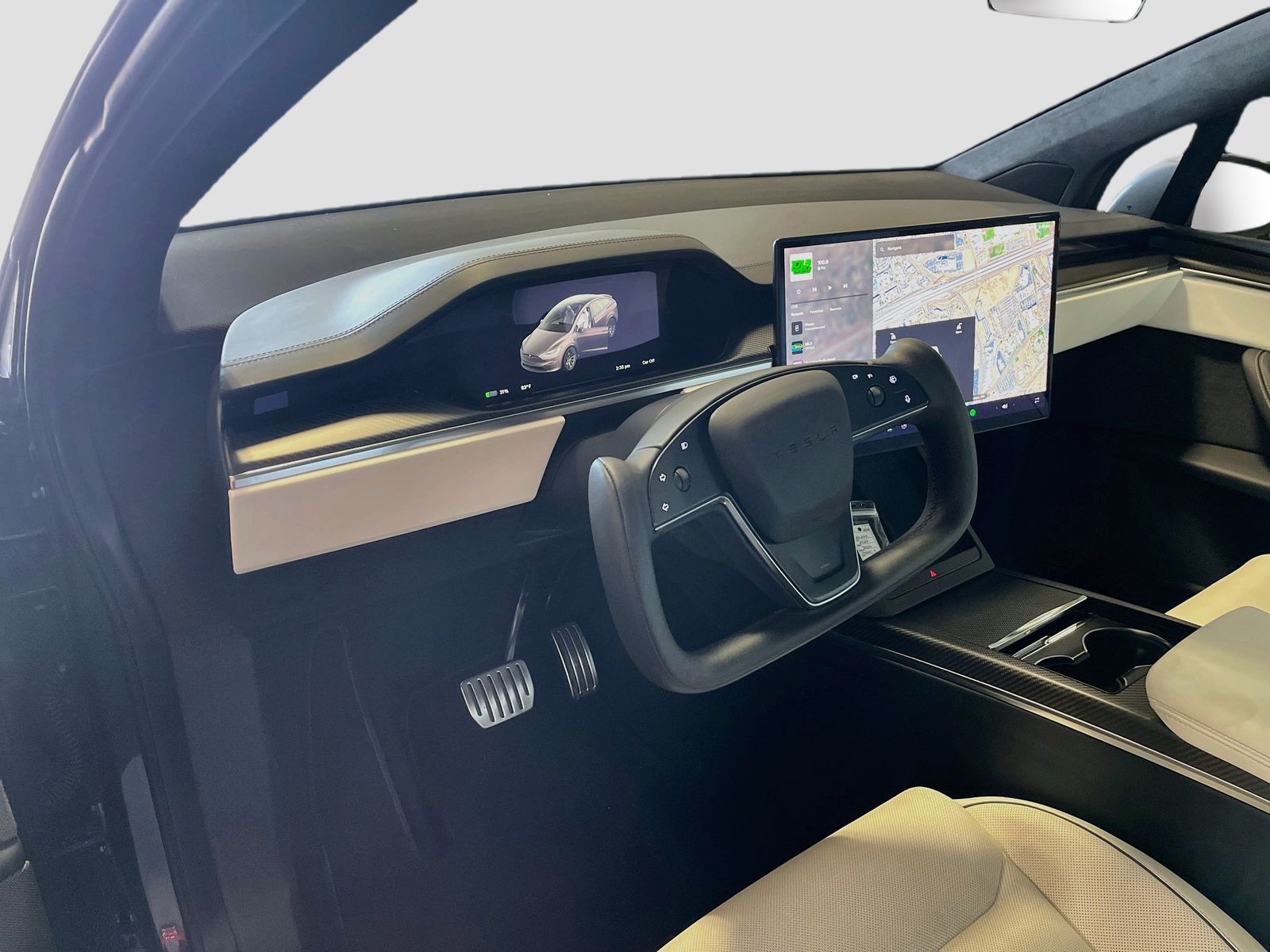 Used 2022 Gray Tesla Plaid image 9