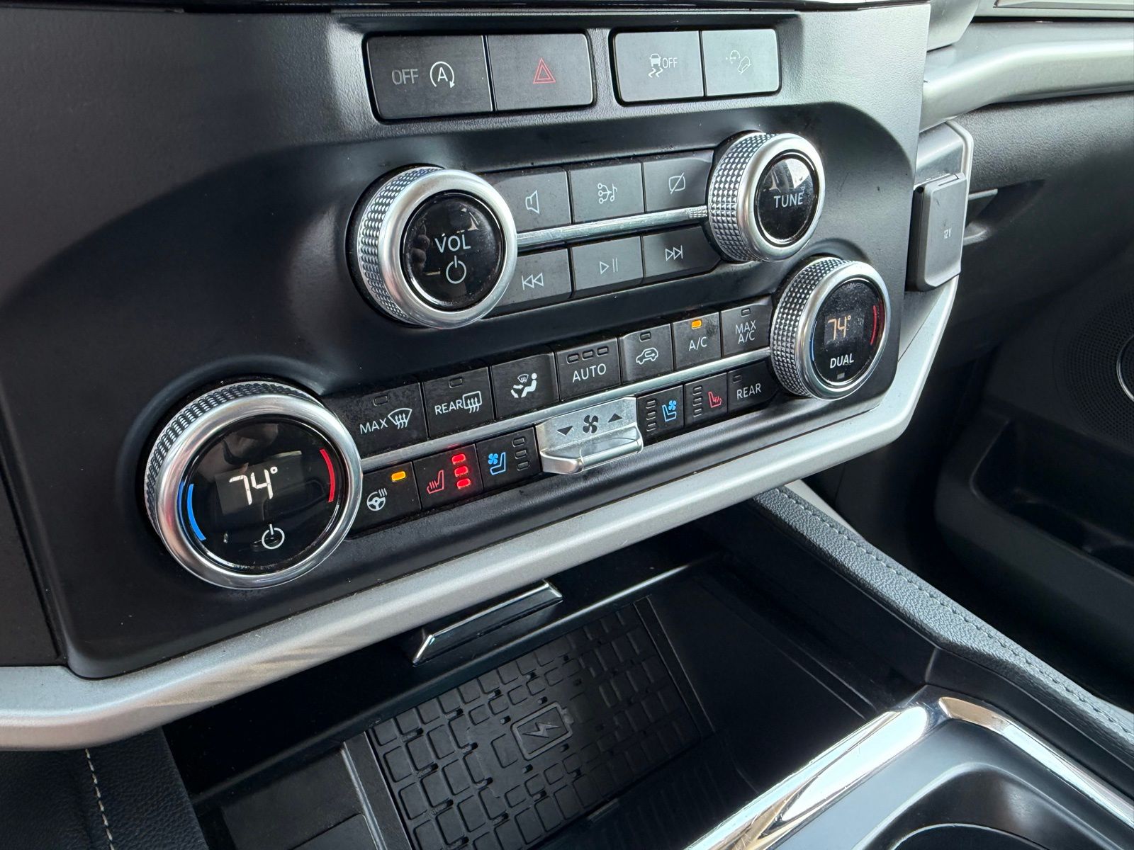2024 Ford Expedition image 24
