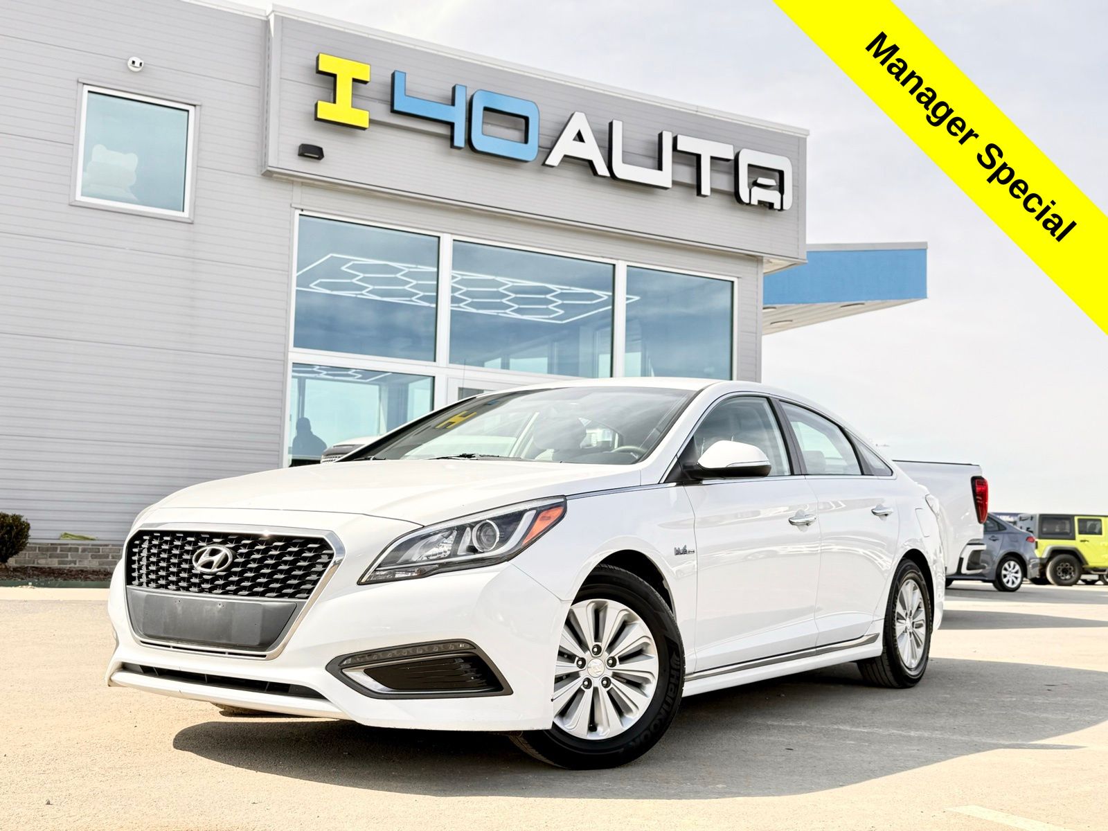 Diamond White Pearl 2016 Hyundai Sonata Hybrid SE FWD Sedan Front-Wheel Drive 6-Speed Automatic