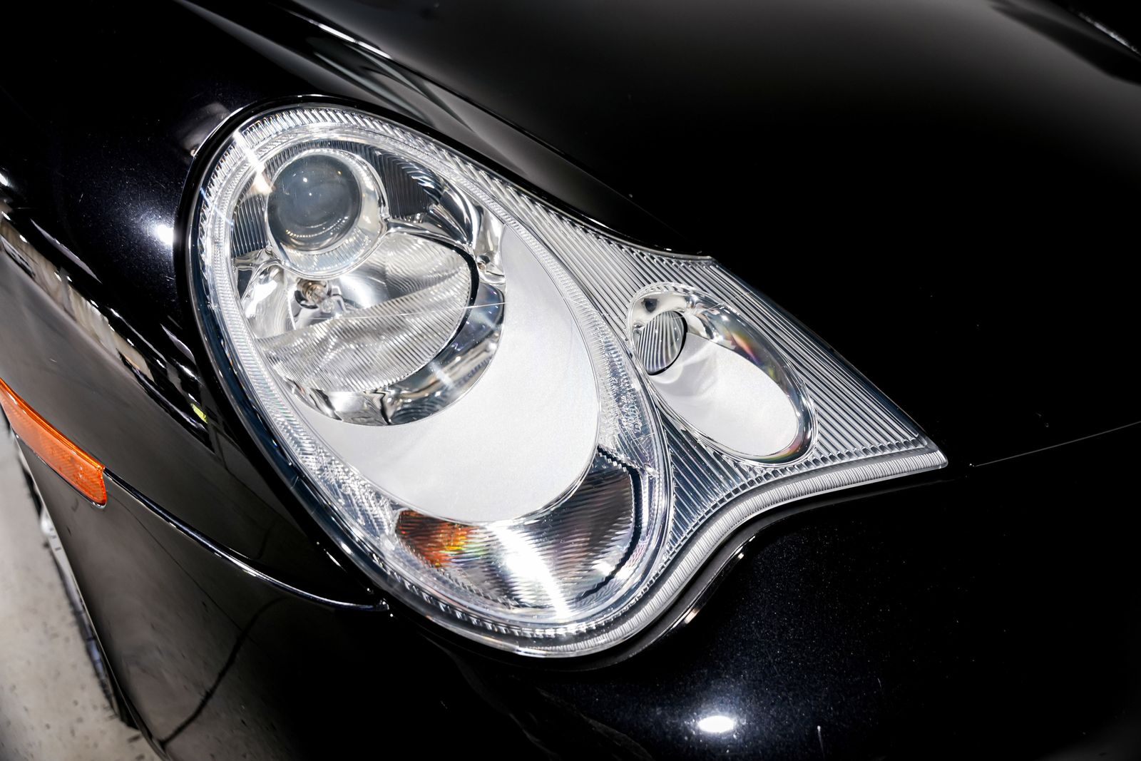 2004 Porsche 911 Carrera — photo 34