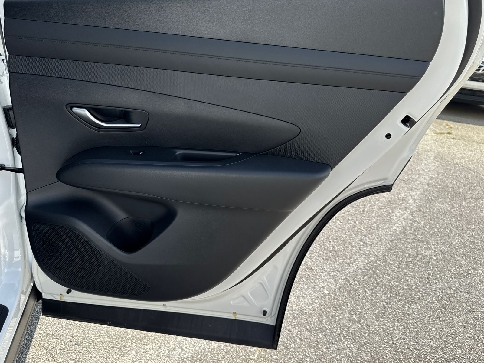 New 2025 White Hyundai SEL image 17