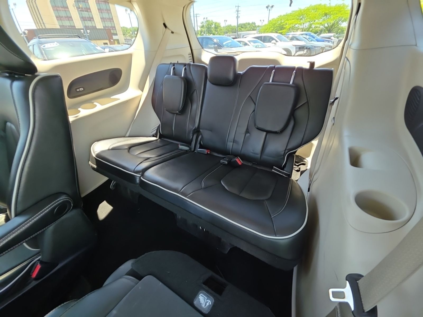 Used 2023 Black Chrysler Limited image 44