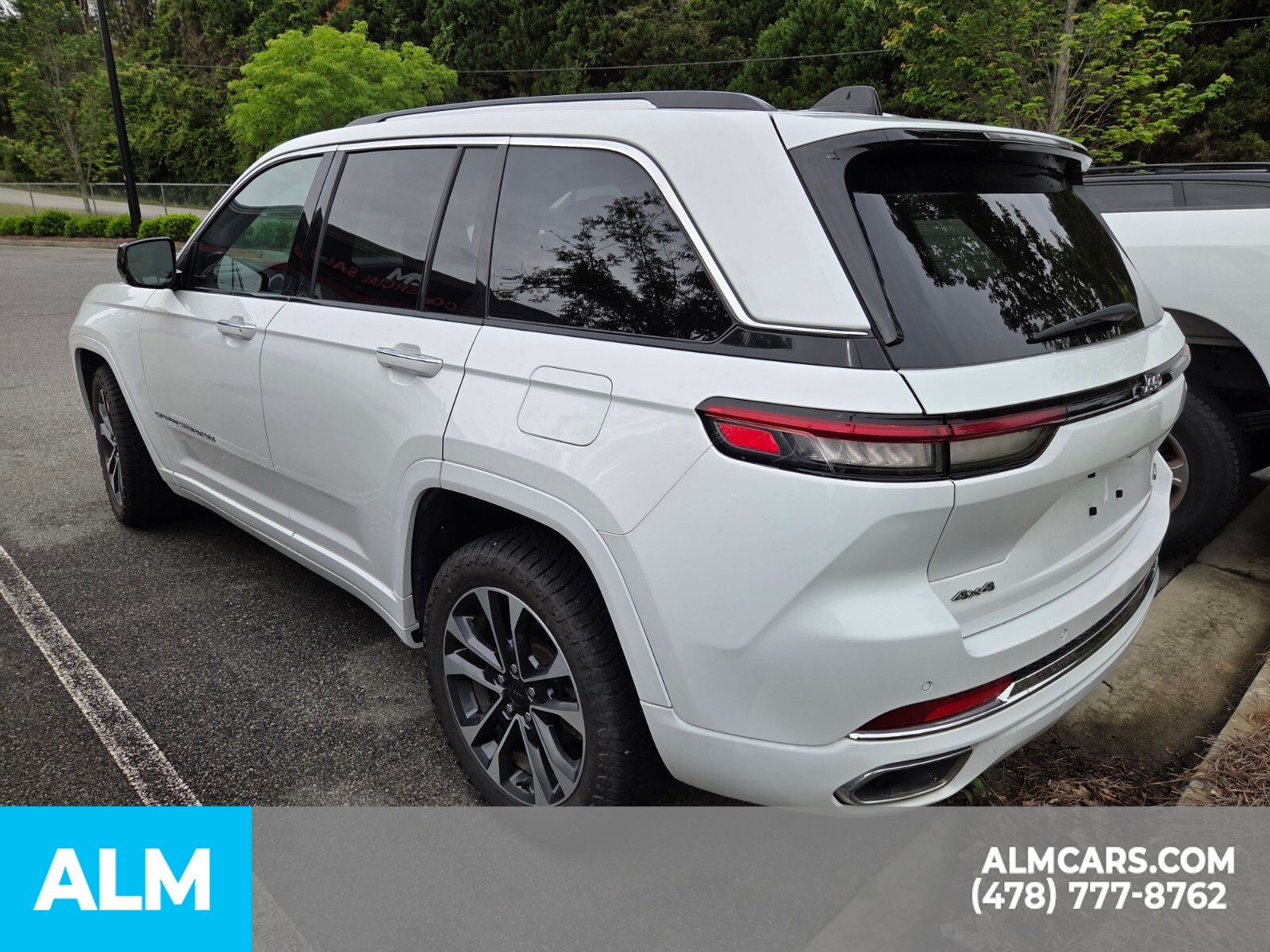 Used 2023 White/off-white Jeep Overland image 25