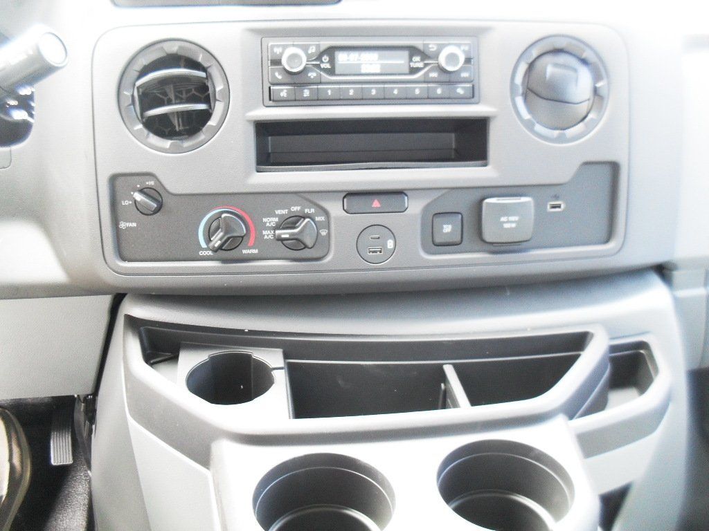 New 2025 Oxford White Ford Base image 8