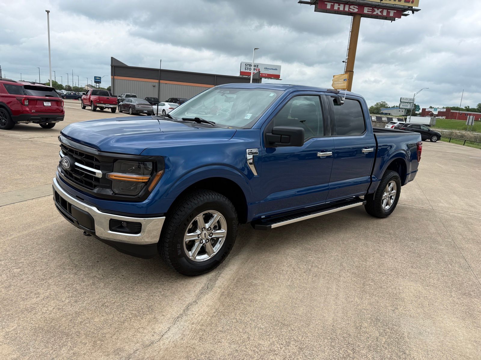 Blue Metallic 2025 Ford F-150 XLT SuperCrew 4WD Pickup Truck Four-Wheel Drive Automatic