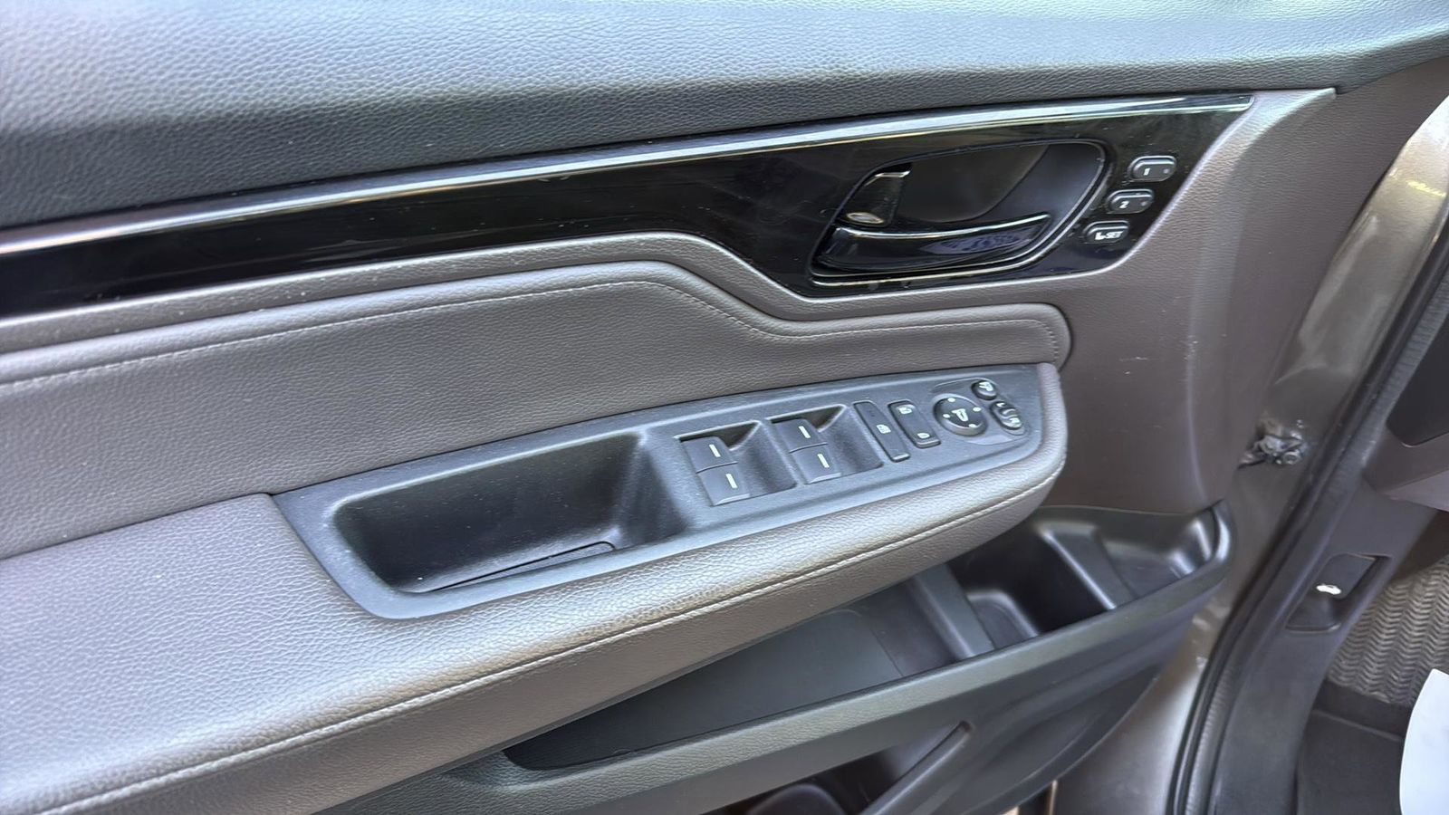 Used Car 2018 Honda Odyssey  Elite For Sale Under $25,000 In Austin, Texas