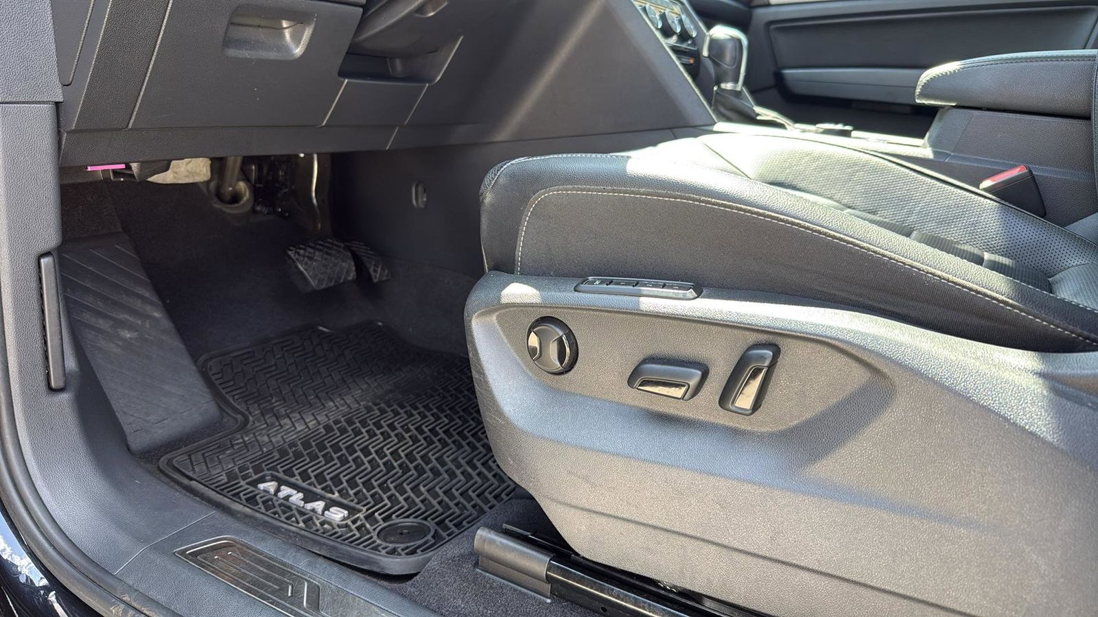 Used Car 2018 Volkswagen Atlas  Sel Premium For Sale Under $25,000 In Austin, Texas