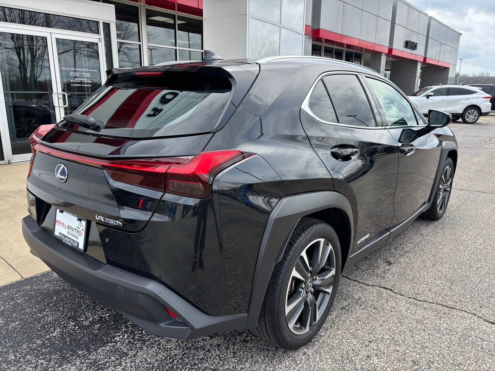 View vehicle photo 7