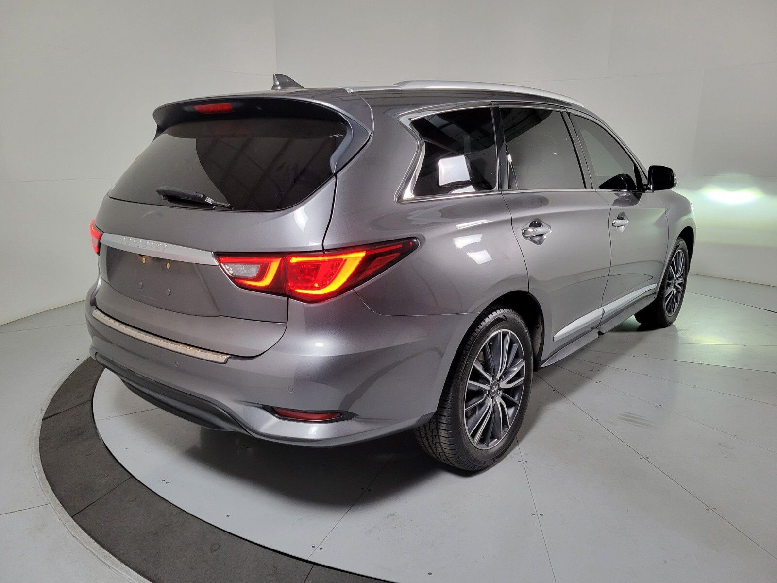 2019 INFINITI QX60 LUXE 3