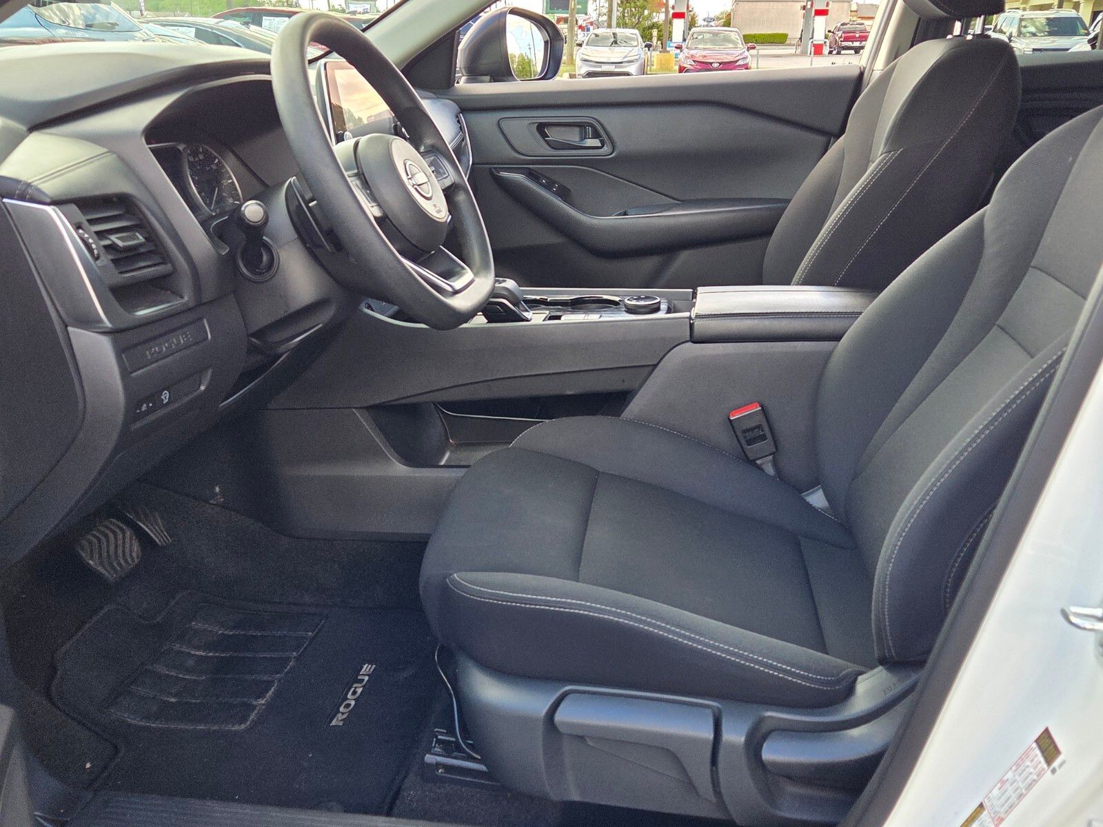 View vehicle photo 5