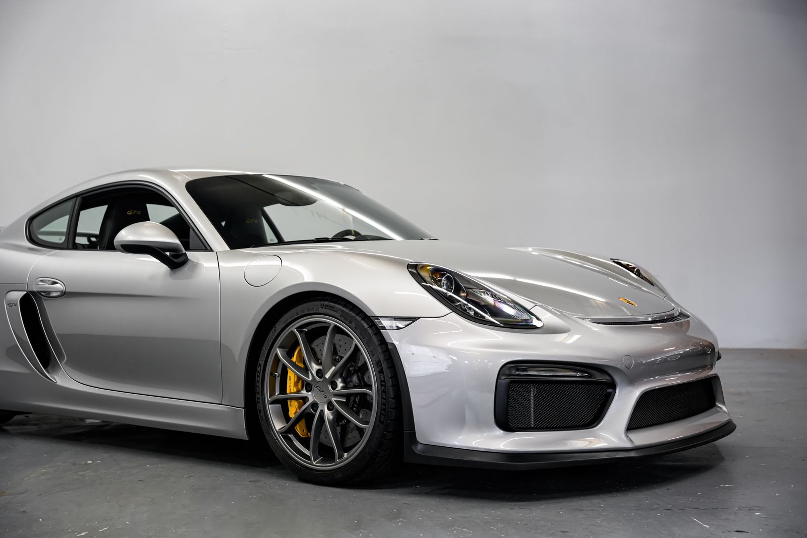 2016 Porsche Cayman GT4 — photo 34