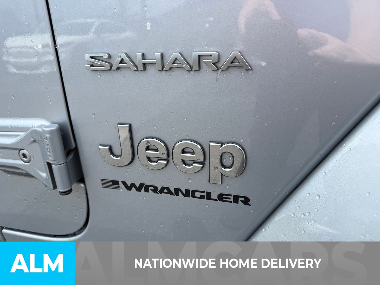 Used 2023 Silver Jeep Sahara image 4