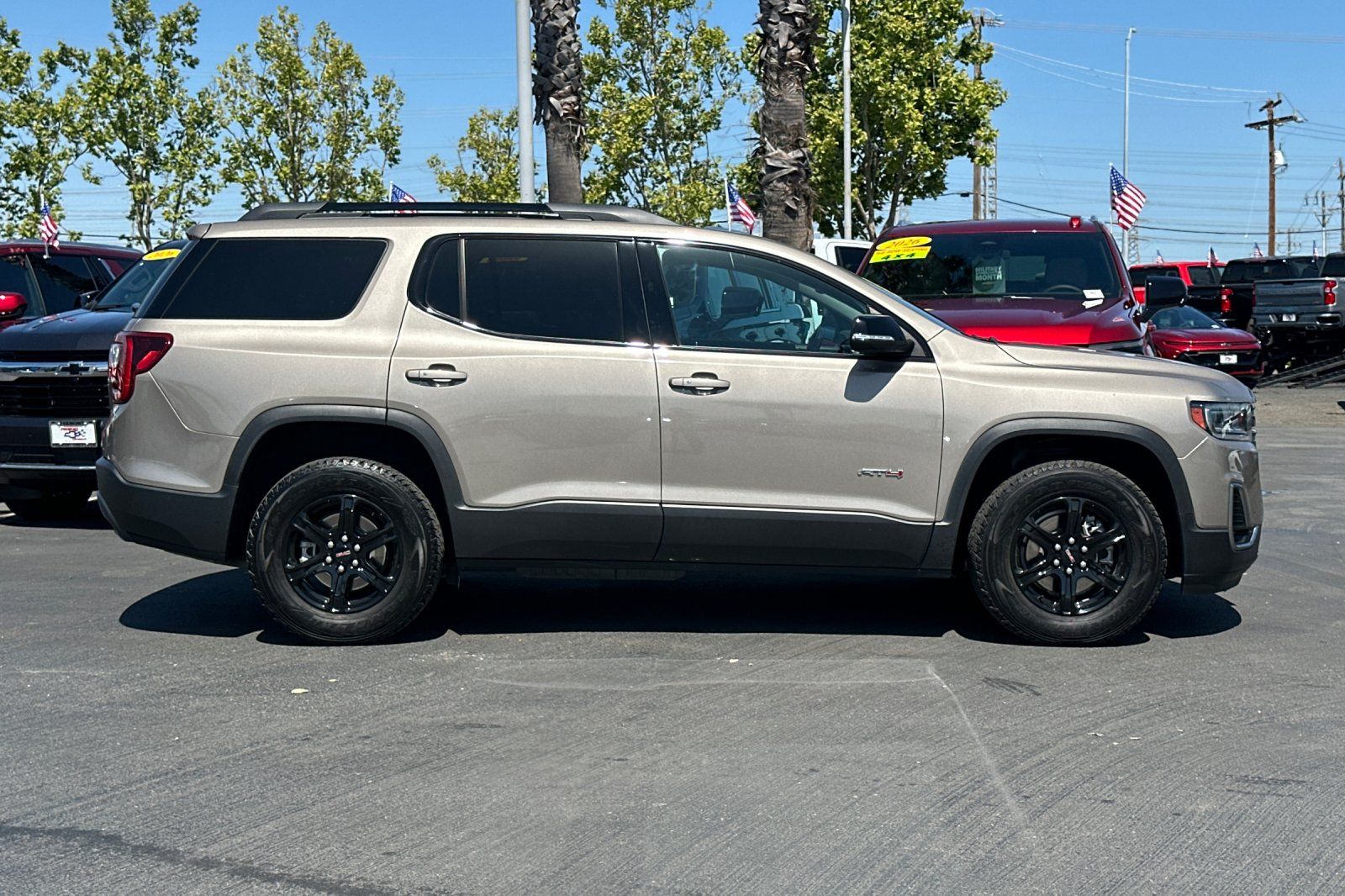 View vehicle photo 3