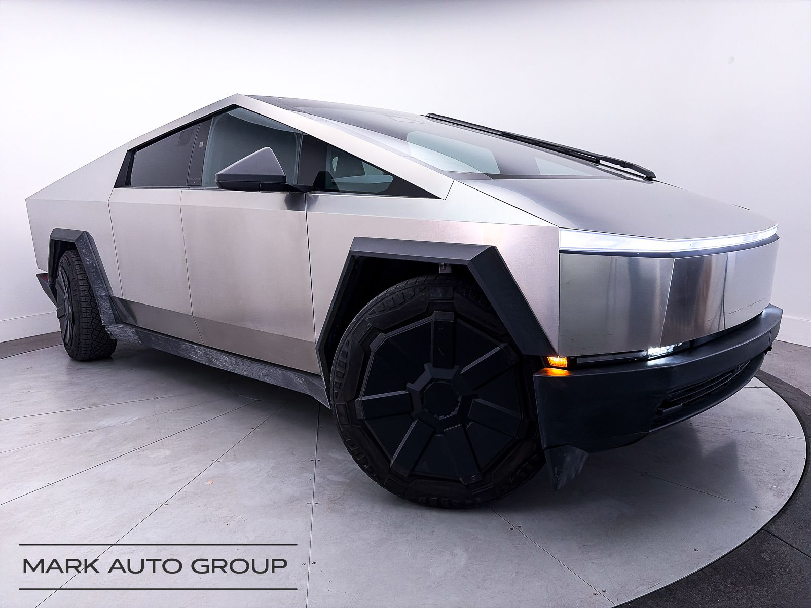 2024 Tesla Cybertruck Base