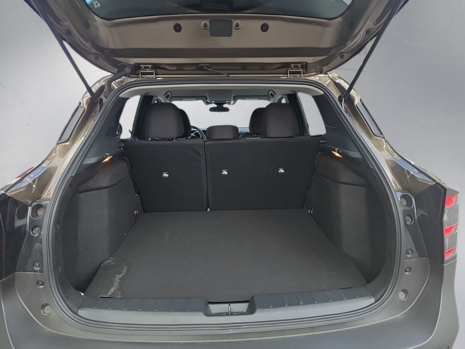 Used 2026 Brown Nissan SV image 29