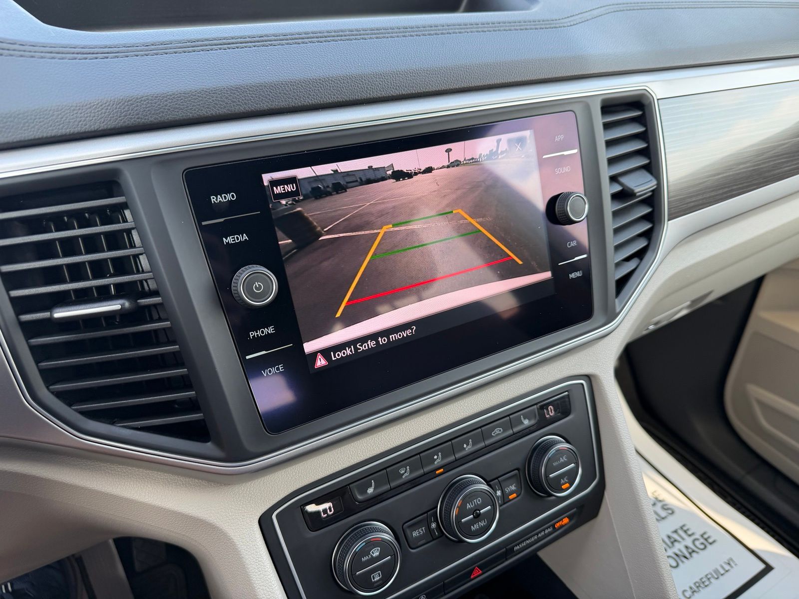 2019 Volkswagen Atlas image 21