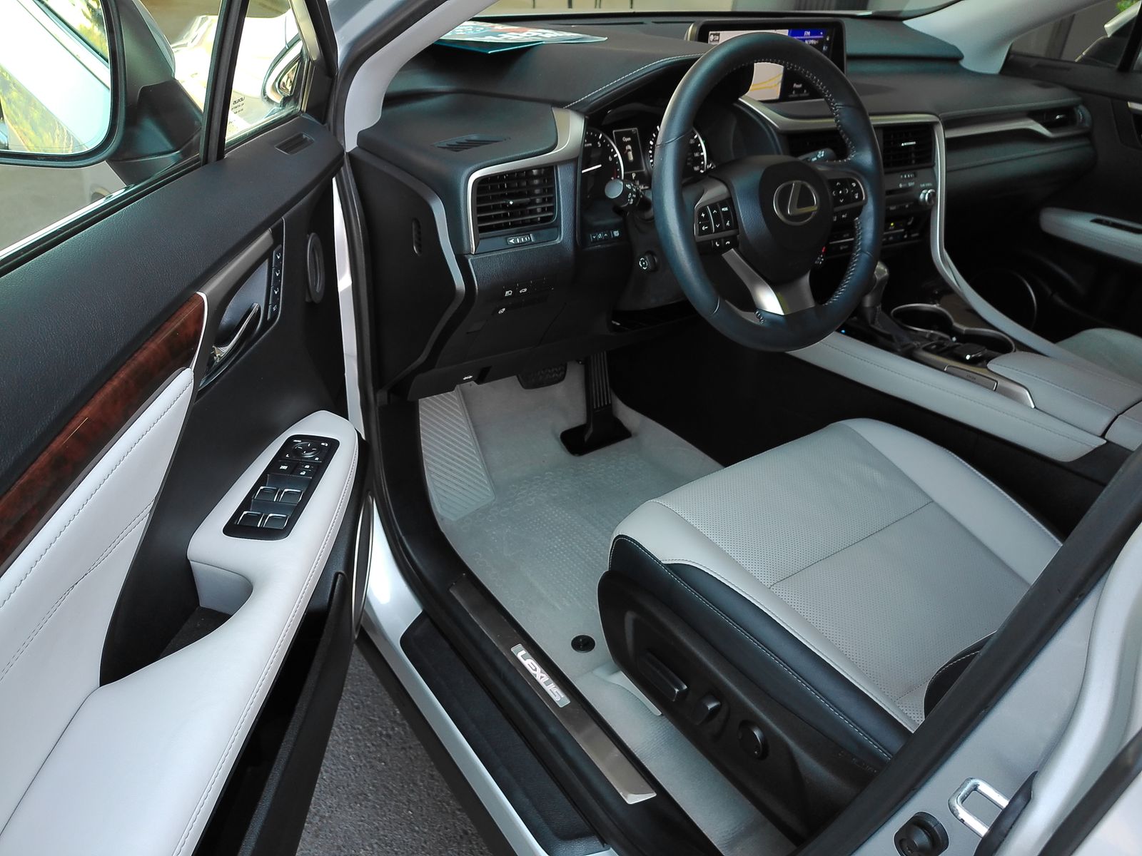 Used 2017 Silver Lexus 350 image 31