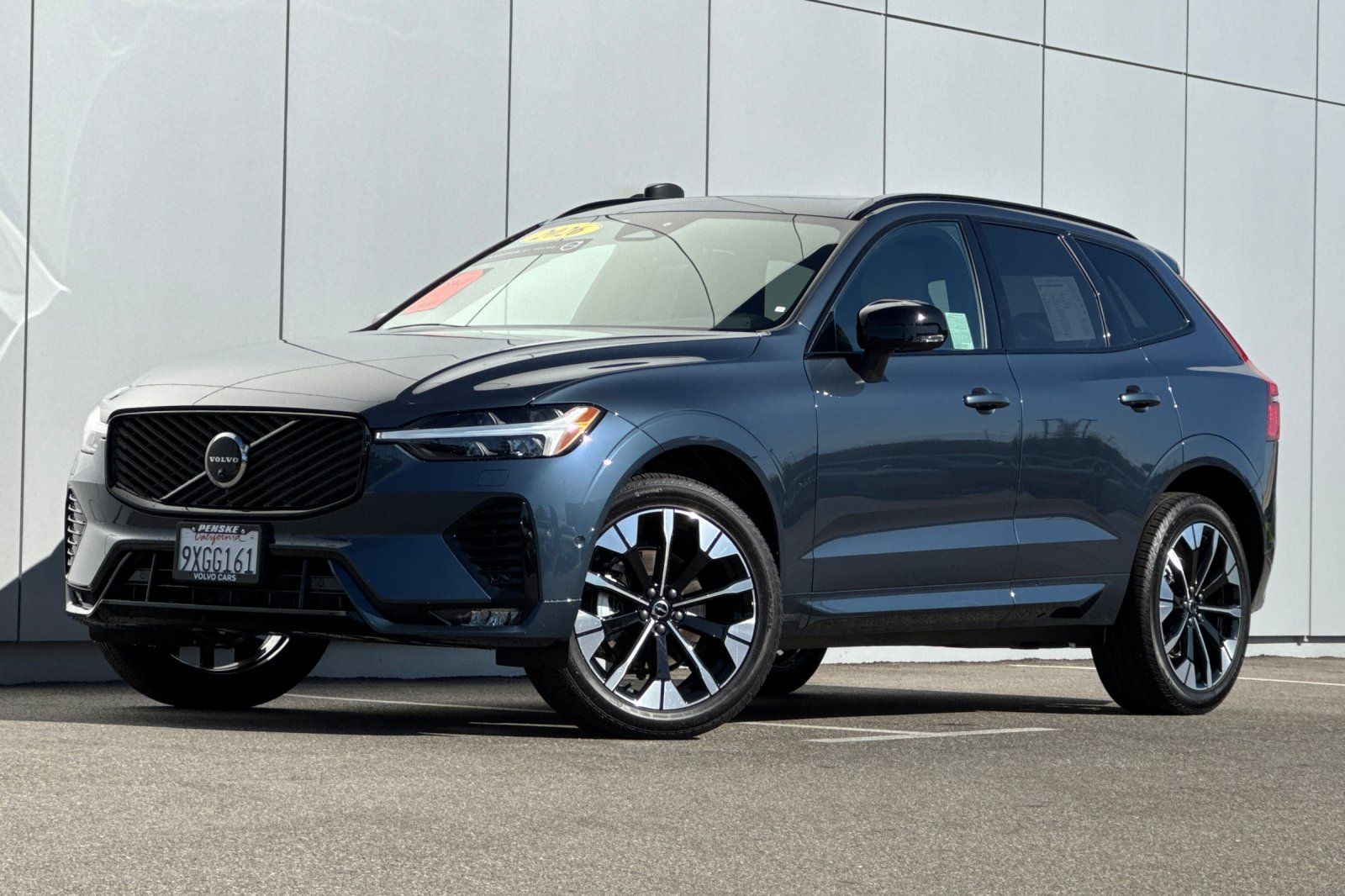 Denim Blue Metallic 2026 Volvo XC60 SUV / Crossover All-Wheel Drive Automatic
