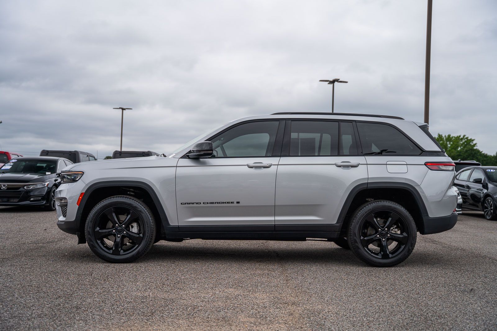 Used 2023 Jeep Grand Cherokee SUV