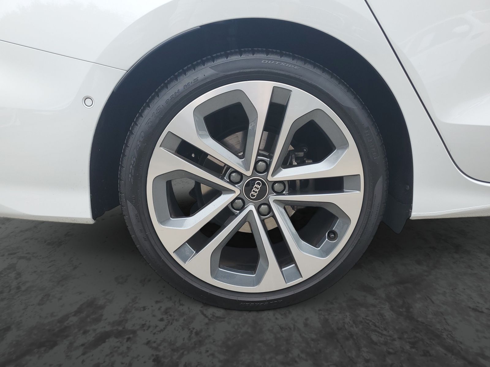 Vehicle photo