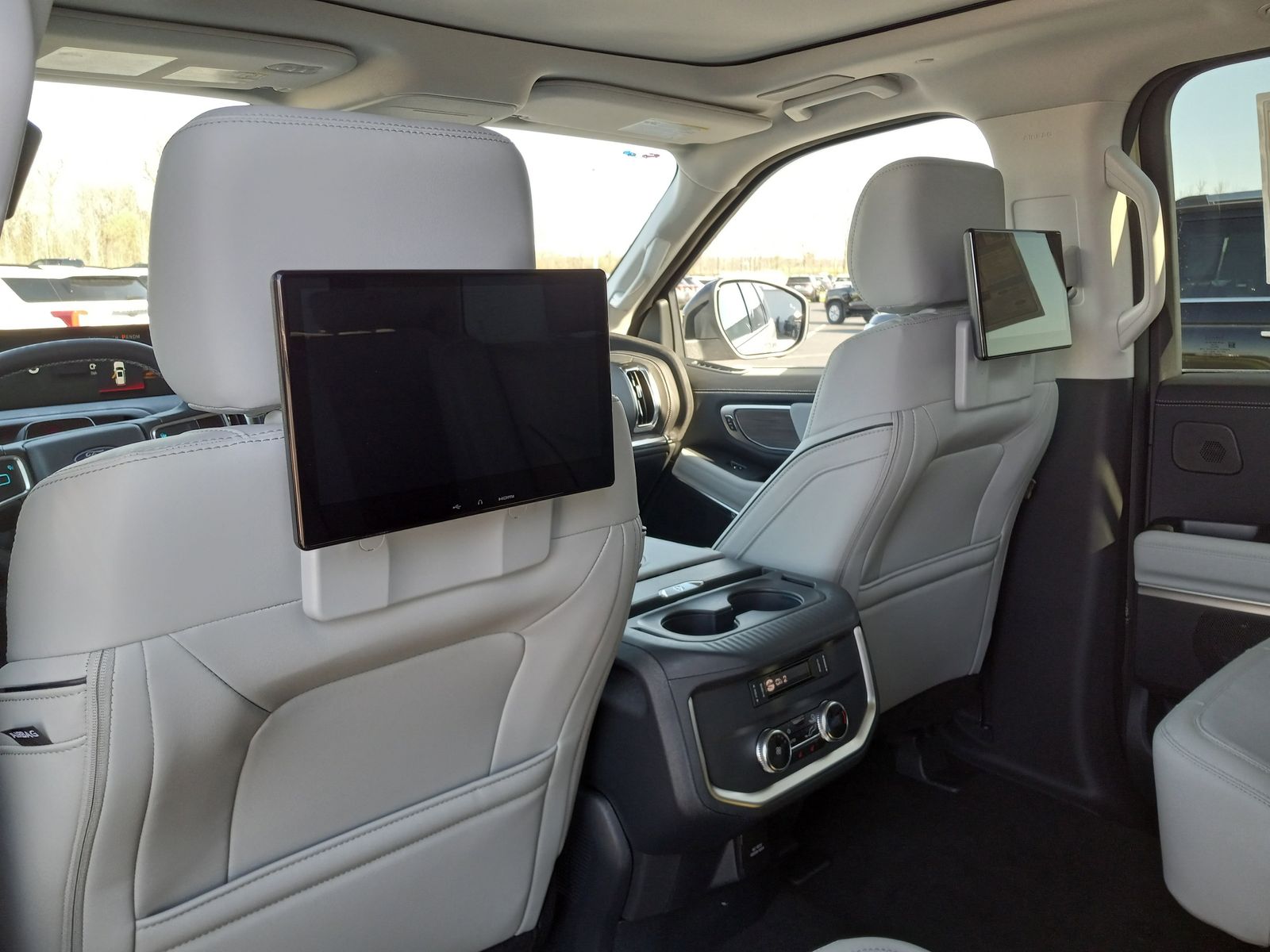 2026 Ford Expedition image 17