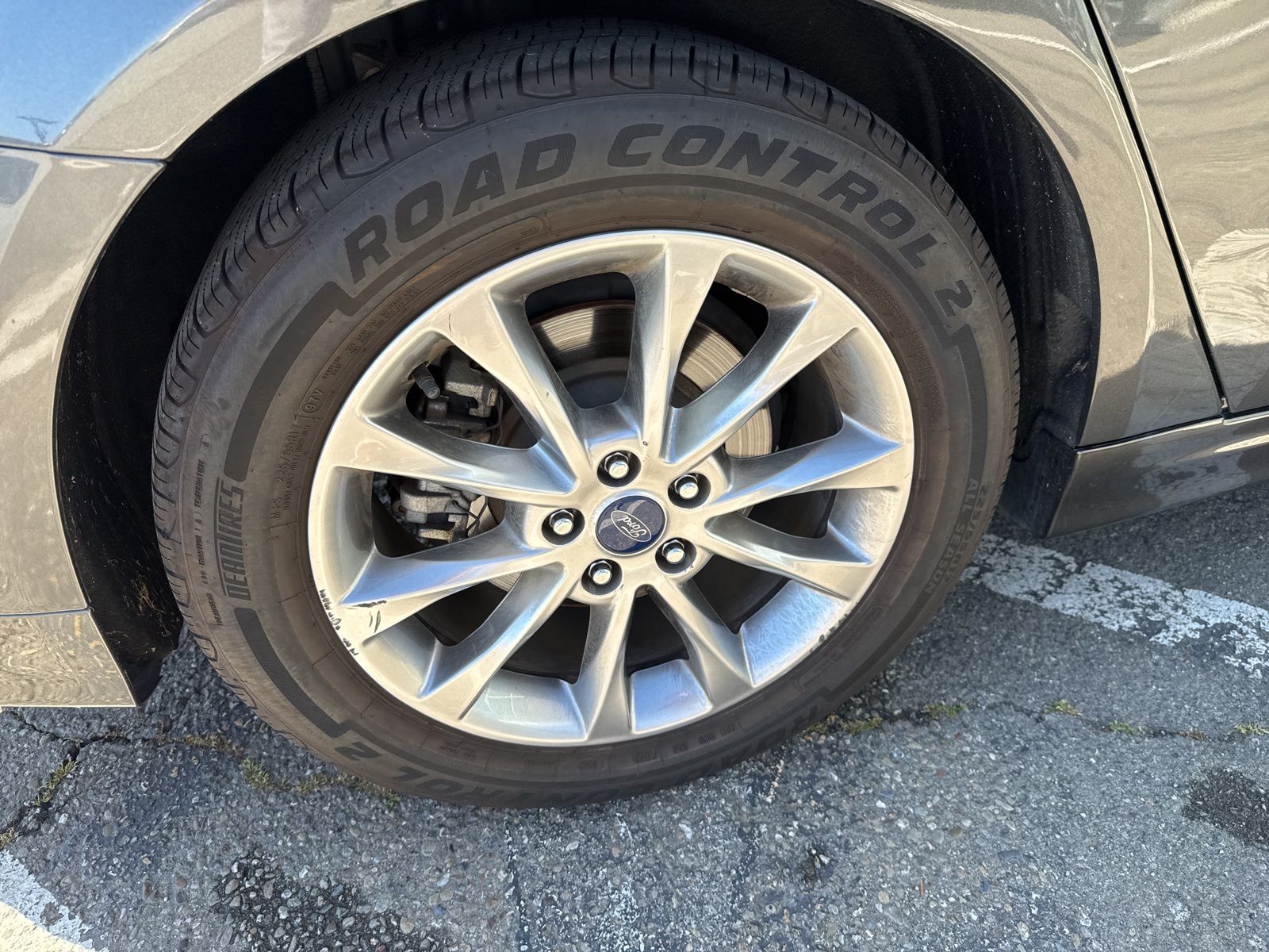 Used 2017 Gray Ford SE image 18