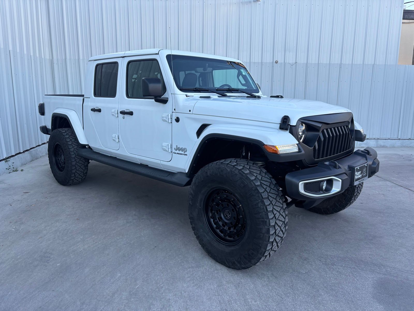Used Car 2022 Jeep Gladiator  Overland For Sale Under $40,000 In Austin, Texas