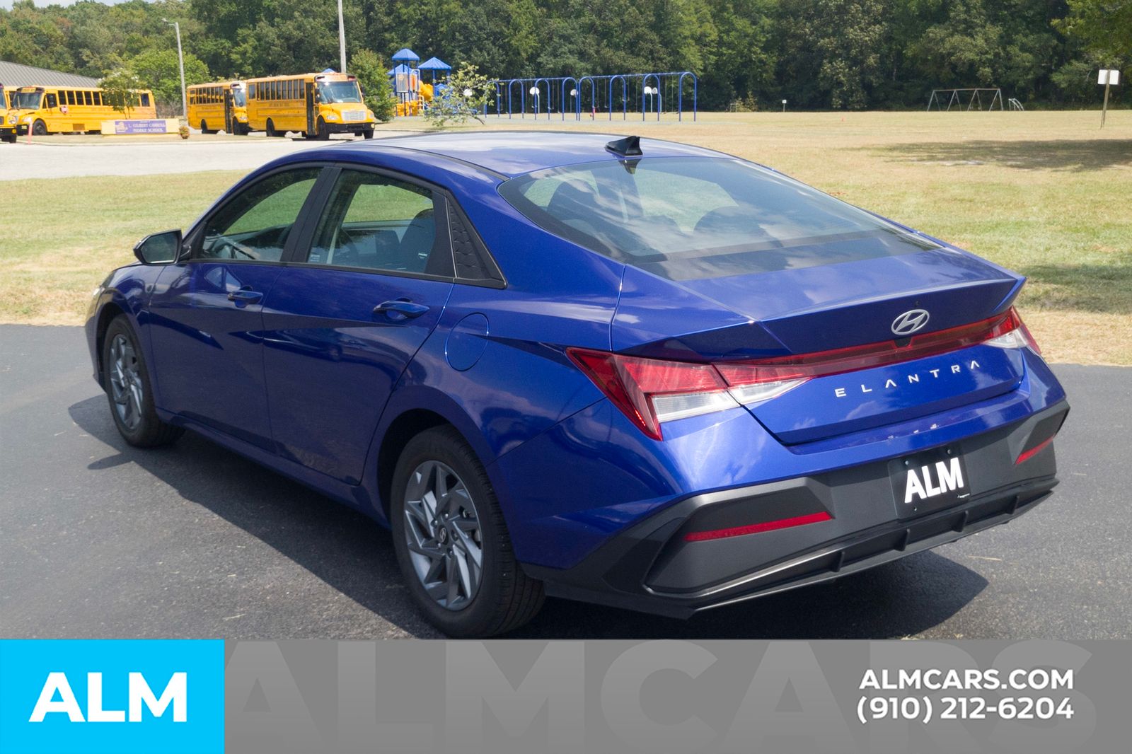 Used 2024 Blue Hyundai SEL image 9